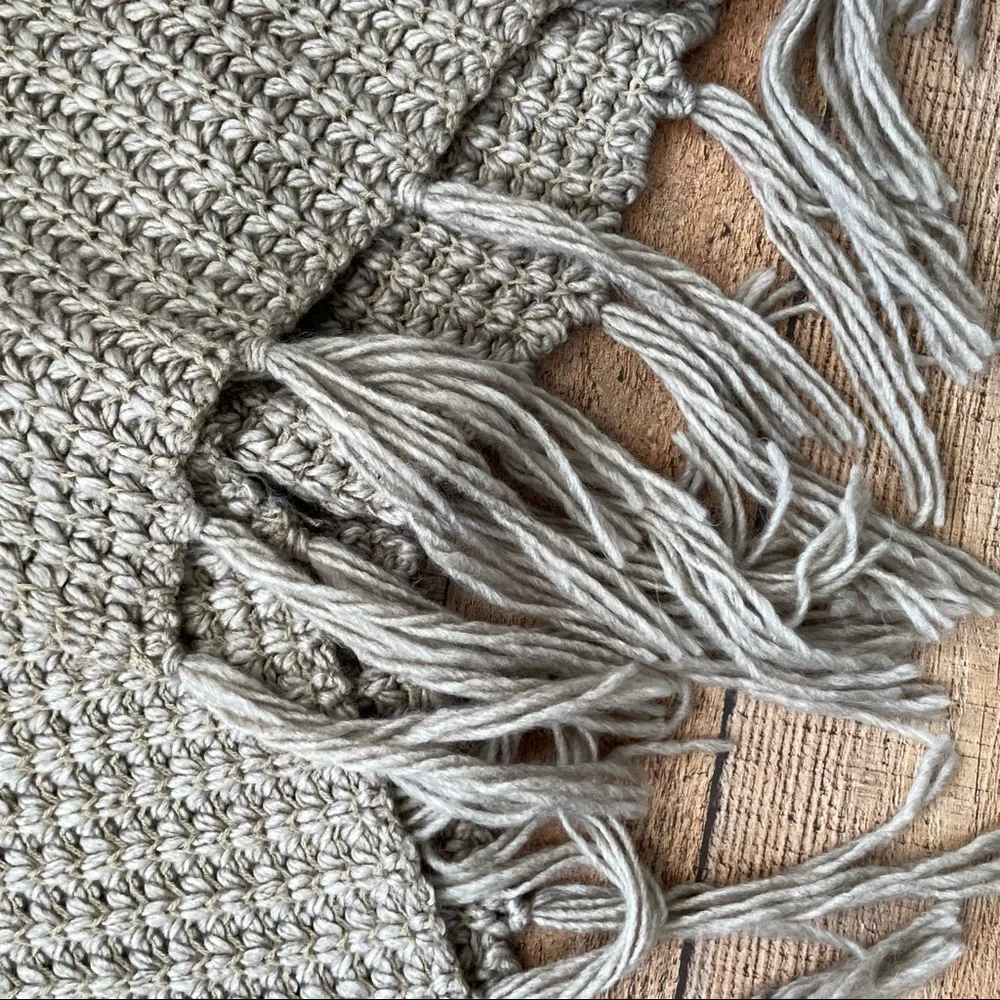 Mystree Faux Fur Trim Knit Poncho Cape Wool Blend ADULT ONE SIZE Beige - Picture 2 of 10